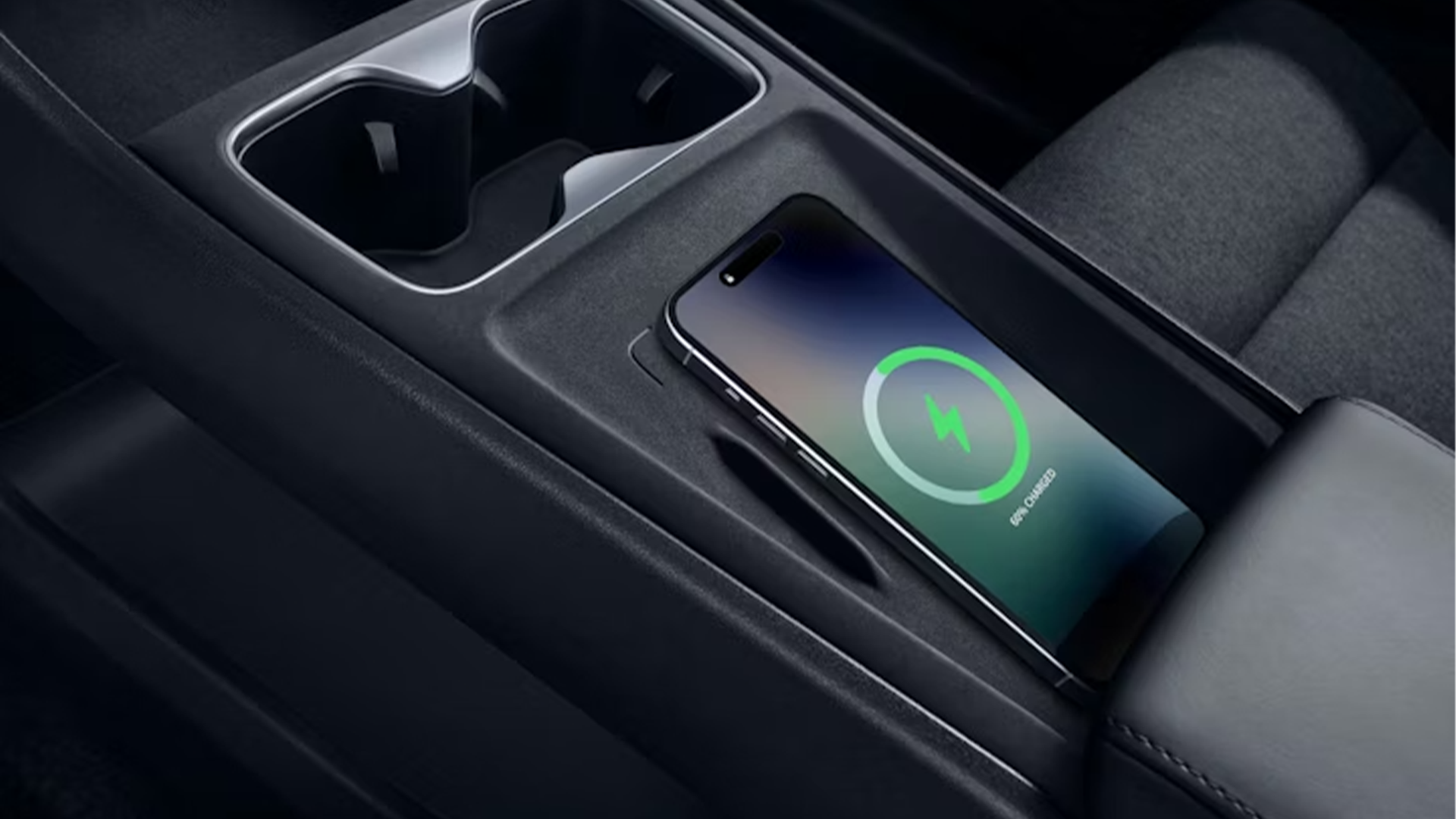 MG4 EV Urban kabelloses Laden für das Smartphone
